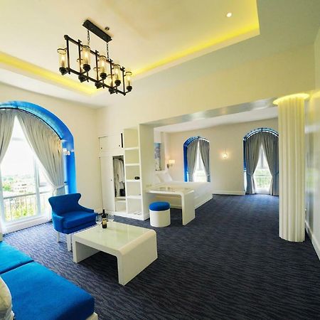 Hotel Carlito Tagaytay Tagaytay City Exterior photo