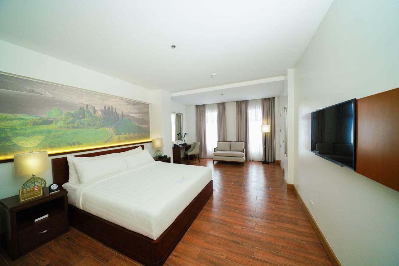 Hotel Carlito Tagaytay Tagaytay City Exterior photo