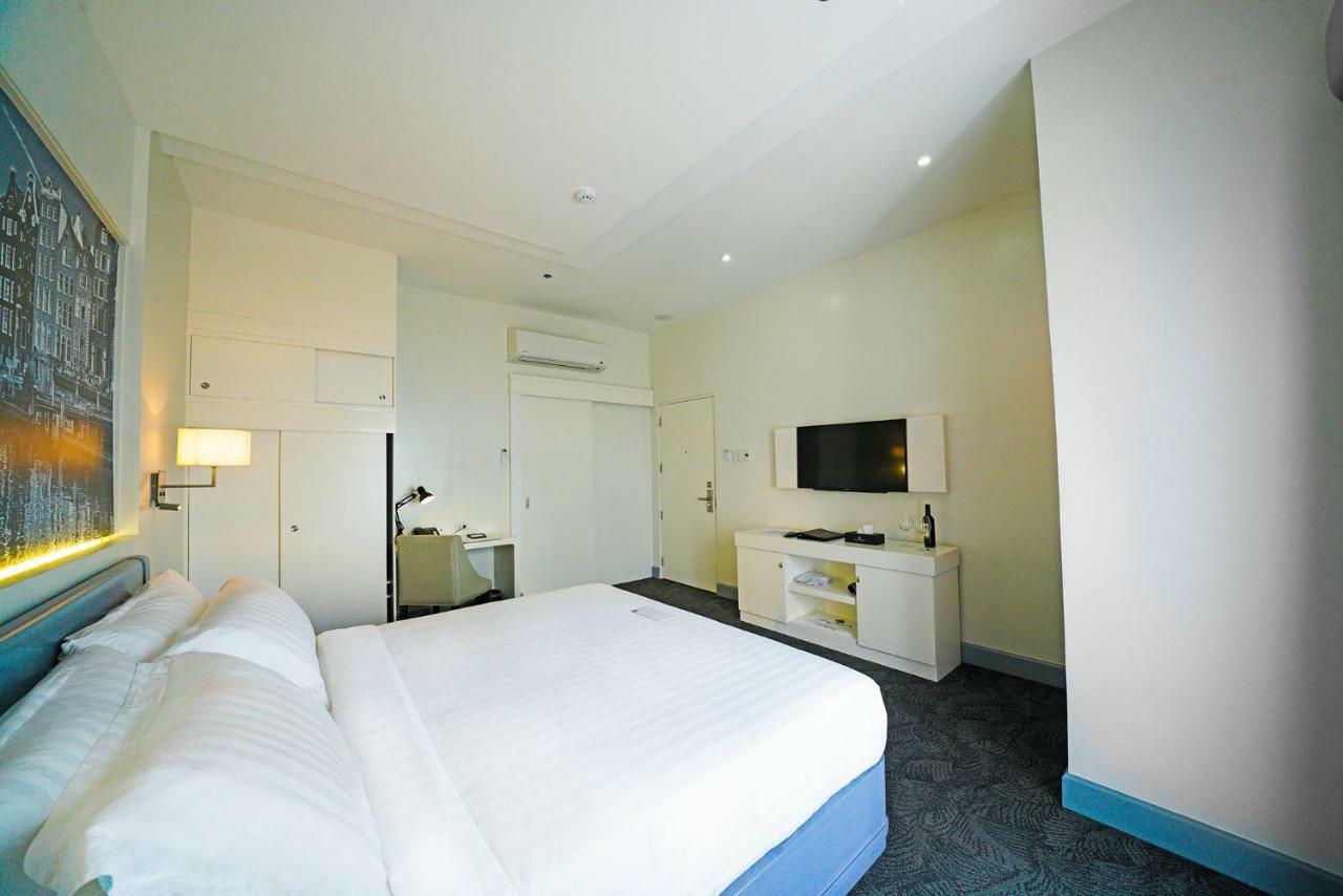 Hotel Carlito Tagaytay Tagaytay City Exterior photo
